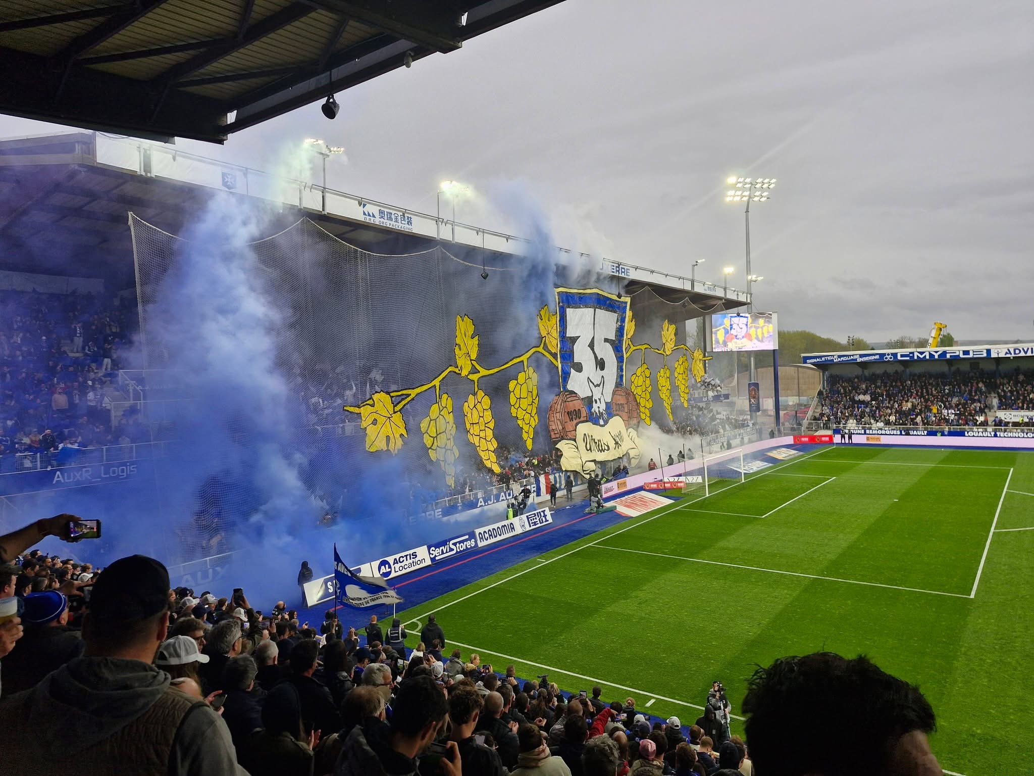 Tifo tribune AuxR Logis